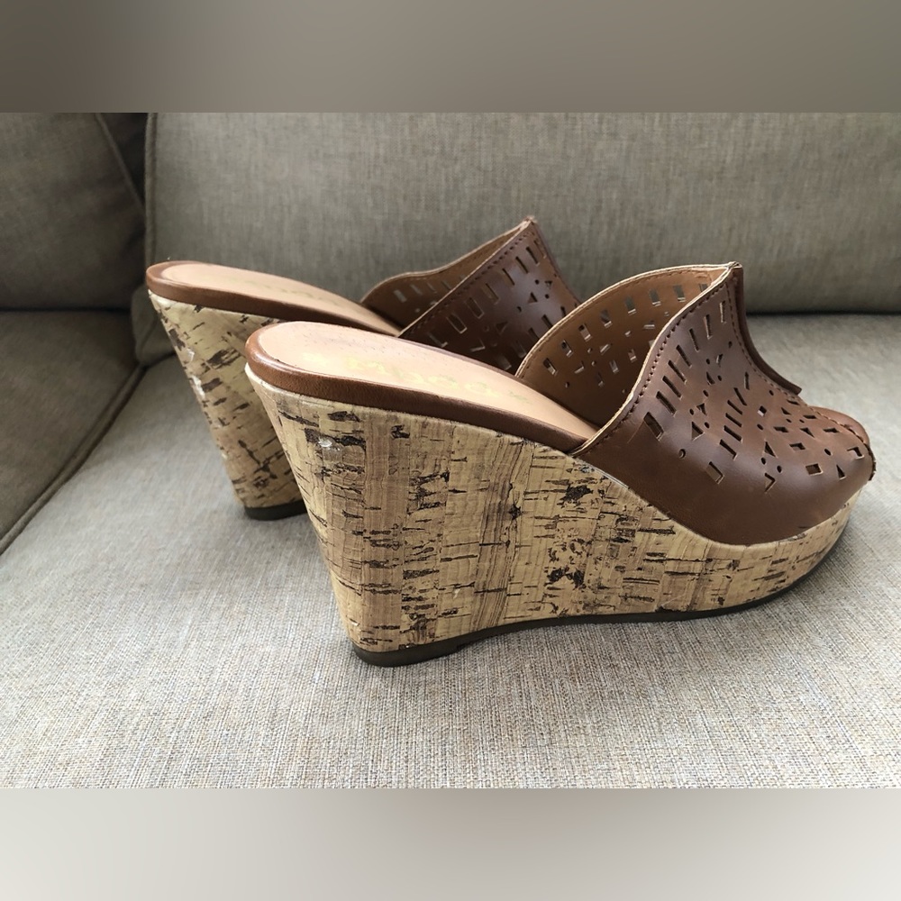 Mudd Cork Platform Wedge Heels. Size 7. - Picture 7 of 12